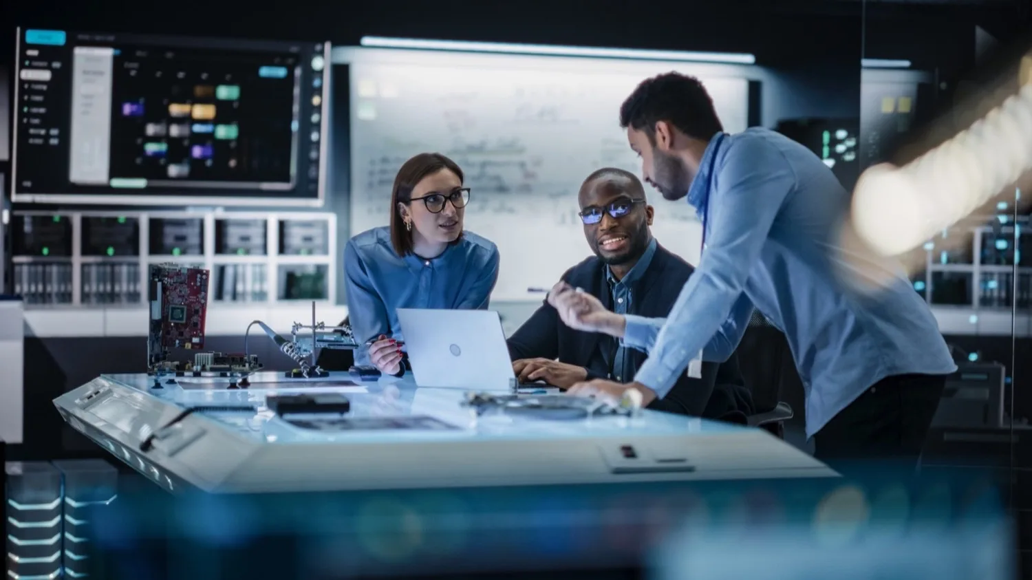 Real-time design-to-manufacturing sync